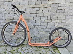 Koloběžka KOSTKA TOUR MAX TEST