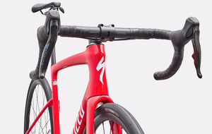 Kolo Specialized TARMAC SL9 COMP AXS Vivred/Wht - 58, Gloss Vivid Red / White